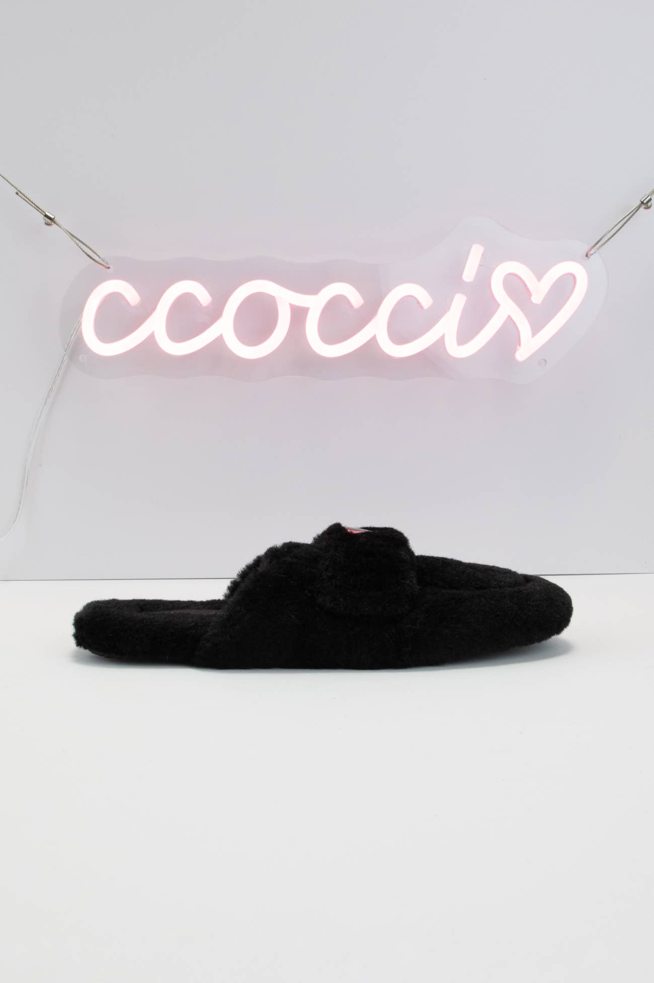Baldoni Signature Slipper