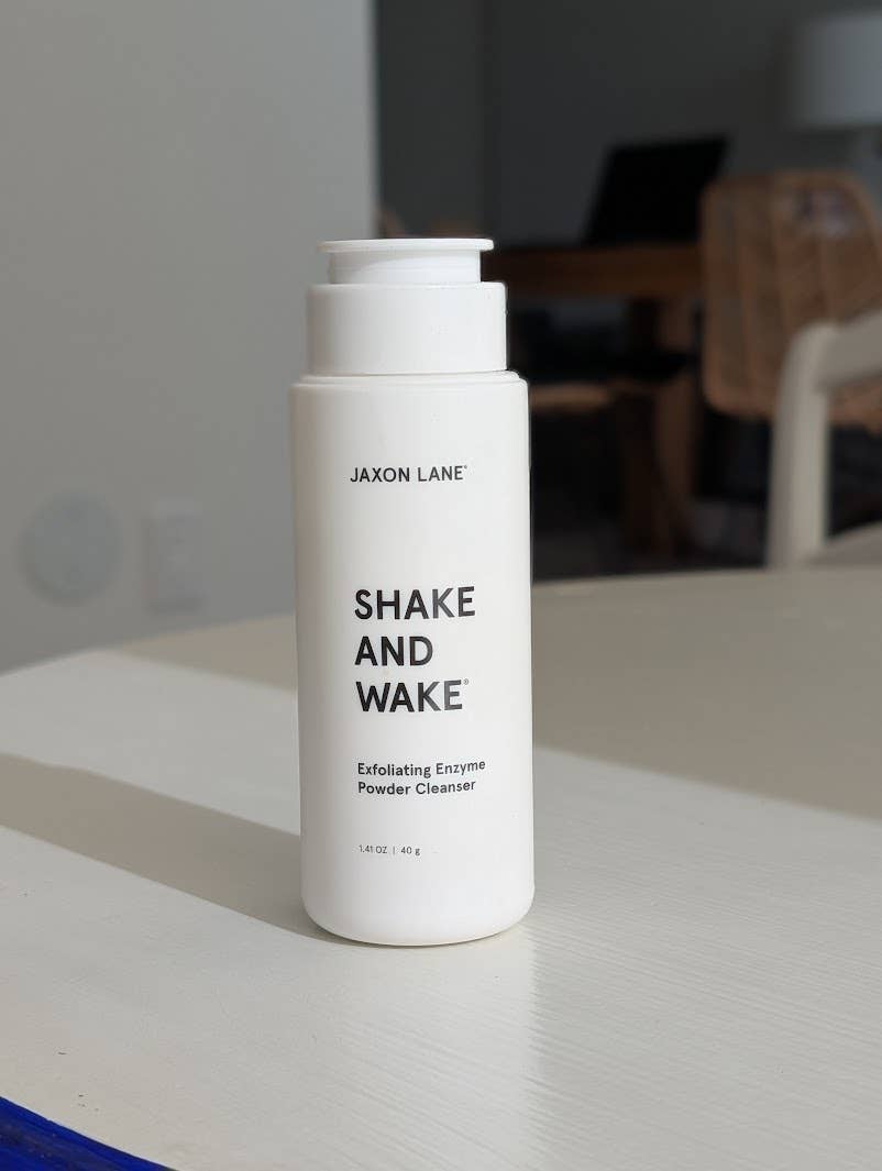 SHAKE AND WAKE Enzyme Powder Face Wash Gentle Exfoliation